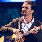 Las cinco mil velas, serán las únicas que alumbren el recinto donde se realizará el concierto del cantante guatemalteco.