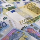 La divisa europea pierde terreno frente al dólar.