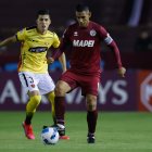 Lucas Sosa fue amonestado en Barcelona, por reclamos.