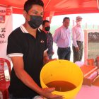 Los comuneros. Explicaron el proceso de cómo extraen y envasan la miel.