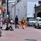 Mendicidad. La indigencia, la inseguridad, entre otros problemas, afectan al Centro Histórico de la ciudad.