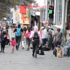 LAS AGLOMERACIONES EN EL SECTOR DE COTOCOLLAO SON PERSISTENTES | ESTO SE AGRAVA POR EL COMERCIO FORMAL E INFORMAL QUE ATRAE A NUMEROSAS PERSONAS |
Ventas por la epoca navideña en Cotocollao. 14 de diciembre del 2020. HENRY LAPO Agencia (ag-extra ag-expreso ag-quito) VENTAS COTOCOLLAO