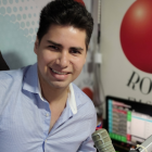 Aldo Rivera en la conducción del espacio con segmentos y entrevistas