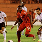 Kevin Mina juega de delantero y su actual equipo es Guabirá de la Primera División de Bolivia