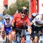 El ciclista español Pello Bilbao ganó la etapa 2 y pasó a liderar la general.