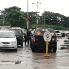 En el sitio se mantienen agentes policiales, quienes al momento realizan una revisión visual.