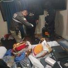 Diligencias. En media docena de allanamientos se incautaron documentos, dinero y otras evidencias.