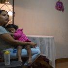 Imagen del 7 de abril, de Yoslen Mayor, de 24 años y oriunda de Maracay (Venezuela), es madre de tres hijas de 1, 3 y 7 años.