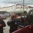 Las fuerzas del orden al momento de llegar en gran número al centro penitenciario de Esmeraldas