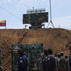 Vigilancia. Miembros de la Fuerza Aérea Ecuatoriana estuvieron a cargo de la vigilancia del aparato.