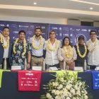 Autoridades y deportistas durante el lanzamiento realizado en Guayaquil.