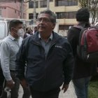 Rafael Lucero se mostró algo tenso explicando las razones por las que viajó a México para reunirse con Rafael Correa.