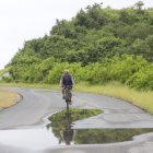 No van solos. Prefieren ir en grupos o en pareja para evitar ser asaltados y sufrir accidentes