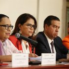 Fotografía cedida por la Secretaría de Gobernación (Segob), donde se observa a la titular de la Secretaría de Seguridad y Protección Ciudadana, Rosa Icela Rodríguez (i), y al subsecretario de Seguridad del Gobierno de México, Ricardo Mejía, durante una rueda de prensa hoy, en Ciudad de México (México).