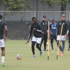 Alejandro Cabeza, delantero de Emelec, será titular ante Palmeiras.