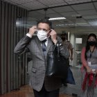 Procesado. El excontralor Pablo Celi llega a la sala de audiencias de la Corte Nacional de Justicia para su juicio.