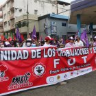 El FUT empezó su marcha en el parque Chile. Antes de llegar al parque Centenario, pararon en la Caja del Seguro del IESS.