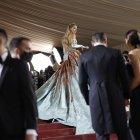 Blake Lively on the red carpet for the 2022 Met Gala, the annual benefit for the Metropolitan Museum of Art"s Costume Institute, in New York, New York, USA, 02 May 2022. The event coincides with the Met Costume Institute"s "In America: An Anthology of Fashion" which opens 05 May 2022 concludes 05 September 2022. (Moda, Abierto, Estados Unidos, Nueva York) EFE/EPA/JUSTIN LANE