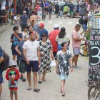 Ecuador vivió el primer feriado sin mascarilla. Balneario de la provincia de Santa Elena.