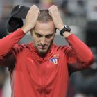 Zubeldía dejó su larga melena y la reemplazó por un corte casi al ras, en perfecta combinación con la madurez de la que presumió en la rueda de prensa.