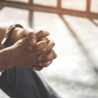 Referencial de delincuente preso.