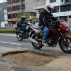 Baches. Aumentan los agujeros en las vías del sur.
