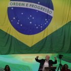 El exmandatario brasileño Luiz Inácio Lula da Silva presenta su candidatura a las elecciones presidenciales, en Sao Paulo