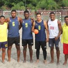 La selección que entrena en Guayaquil, a cargo de Álex Bustamante (d).