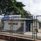 La víctima, de 22 años, fue trasladada de urgencia a un hospital, donde falleció.