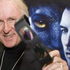 Fotografía de archivo, tomada en enero de 2010, en la que se registró al cineasta canadiense James Cameron, durante el la presentación de su filme "Avatar", en Davos (Suiza). La segunda parte de esta saga se estrenará este año y su trailer fue difundido este lunes por la productora 20th Century Studio.