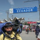 Fotografía del paso fronterizo en la población peruana de Aguas Verdes, el 11 de mayo de 2022, en la frontera entre Perú y Ecuador