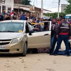 Dos sujetos en moto le descargaron una ráfaga de balas