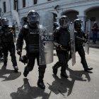Miembros de la policía en las calles de Quito (Ecuador), en una fotografía de archivo.