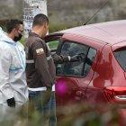 EN EL SECTOR DE LA ARMENIA EN LAS PRIMERAS HORAS DE DIA REPORTARON UN SICARIATO  DONDE FALLECIERON DOS PERSONAS  EN EL INTERIOR DE UN AUTOMOVIL ROJO 
Agencia (ag-expreso ag-extra ag-quito) ag-periodistas-quito