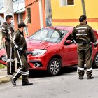 El auto en el que viajaban Zúñiga y su pareja quedó estrellado contra un poste.