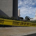 Cinta policial cubre la Iglesia Presbiteriana de Geneva, lugar de un tiroteo que tuvo lugar a primera hora de la tarde en Laguna Woods, California (EE.UU.)