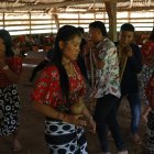 Jóvenes de la comunidad Tule bailan dentro de su resguardo, el 4 de mayo de 2022, en Arquía (Colombia). EFE/ Mauricio Dueñas Castañeda