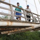 Los habitantes temen cruzar por la estructura, pero se arriesgan a hacerlo, pues es el punto de entrada y salida a diferentes comunas.