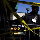 El sospechoso, que huyó de la escena, abrió fuego contra la víctima "al azar"