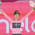 Richard Carapaz cumplió su segunda jornada como líder de la clasificación general del Giro de Italia.
