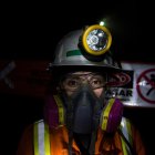 Una operaria de maquinaria pesada en una mina en Chile, en una imagen de archivo.