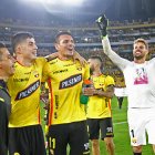 Luca Sosa (i), zaguero central de Barcelona, y el arquero Javier Burrai (d) fueron piezas claves en la consecución de la primera etapa, mientras que se espera más del delantero Carlos Garcés (c), que solo anotó un gol.