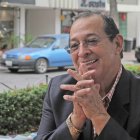 El comunicador Hugo Gavilánez trabajó en  Ecuavisa y Canal Uno.