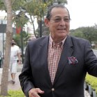 Antes de RTS, Hugo laboró en otros medios como Canal Uno y Ecuavisa donde fue reportero.