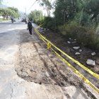 Reparación. La tubería ya fue arreglada en el sector de la urbanización Señor del Árbol. Falta el asfalto.  2. Daño.  El asfalto se rompió por la fuga de agua.