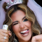 Dayanara en la foto promocional de este sencillo.