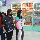 Interés. Los jóvenes se inclinan por todo tipo de productos, desde ropa hasta comida.