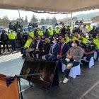 Despliegue. La alcaldesa Cynthia Viteri llegó a Quito acompañada de decenas de agentes y camionetas.