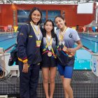 Elvira de los Ángeles Espinosa (i) fue la mejor tricolor, con seis oros en la categoría 11-12 años, mientras que Danna Martínez (d) se colgó cinco en estilo libre de los 15-17 años.