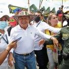 El candidato a la presidencia de Colombia, Rodolfo Hernández, recorre el malecón, en Barranquilla. Jose Torres / EFE